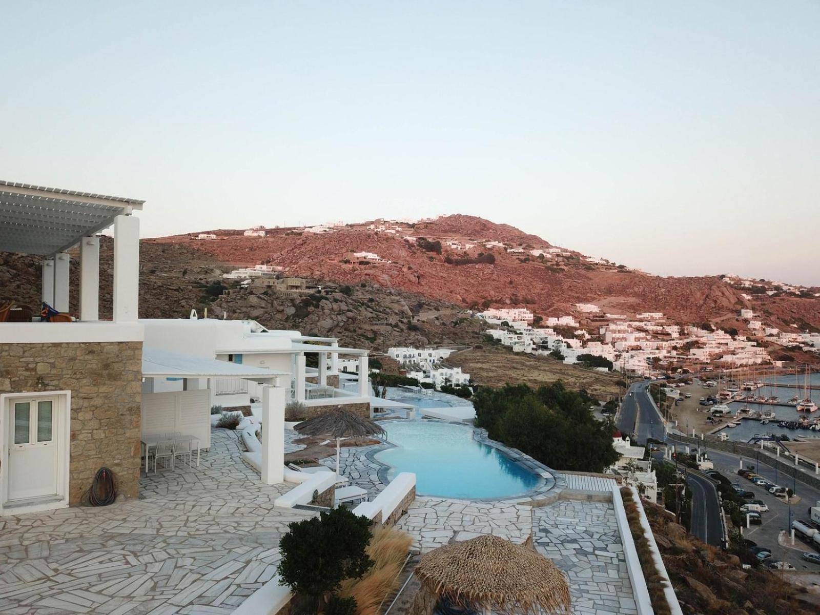 Adikri Villas & Suites Tourlos Extérieur photo